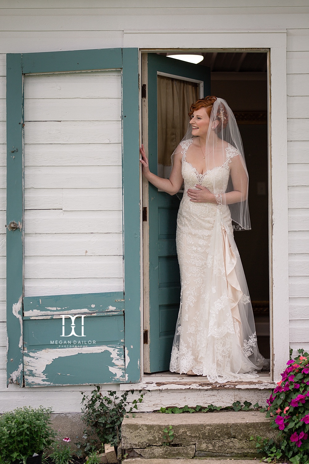 CobblestoneWeddingBarnPhotos-004