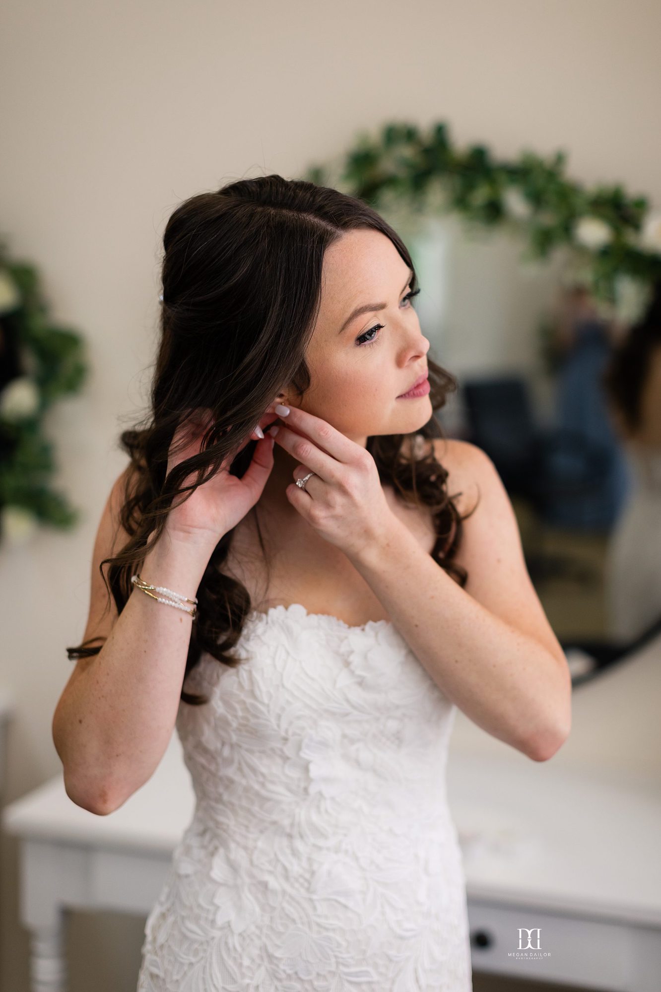 ravenwood weddings bride getting ready